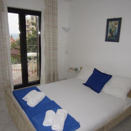 Apartments Minja Nerin Petrovac na moru Exterior foto