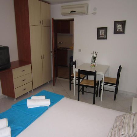 Apartments Minja Nerin Petrovac na moru Exterior foto