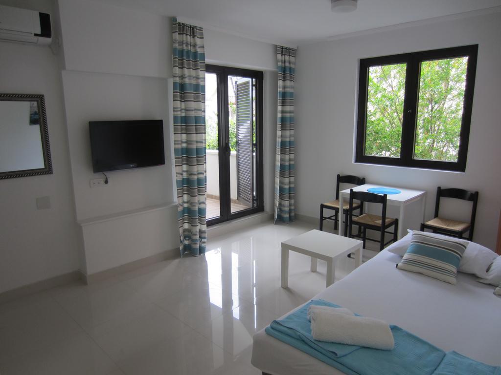 Apartments Minja Nerin Petrovac na moru Exterior foto