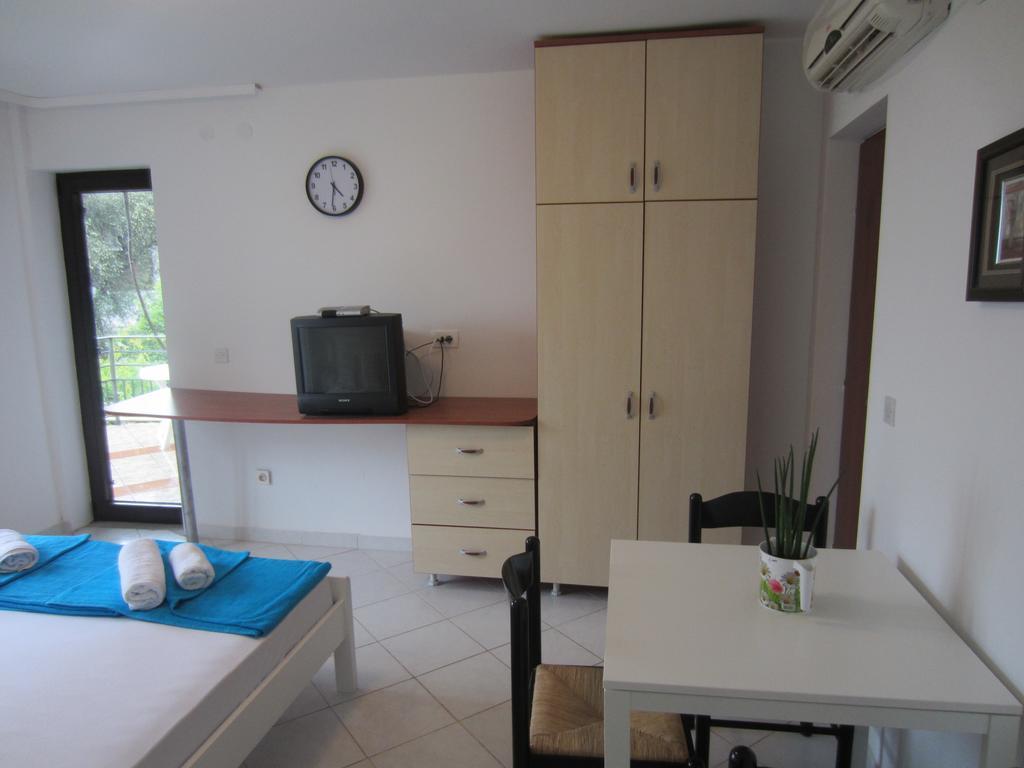 Apartments Minja Nerin Petrovac na moru Exterior foto